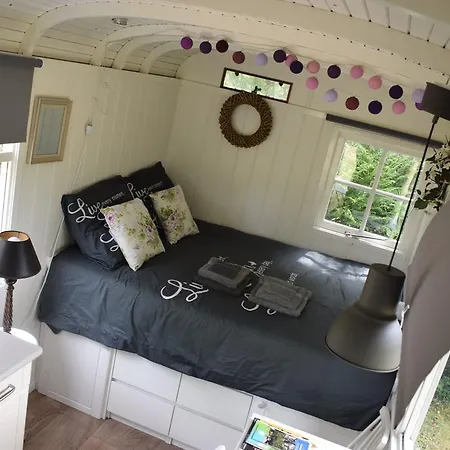 לינה וארוחת בוקר Camping Chez Francis *